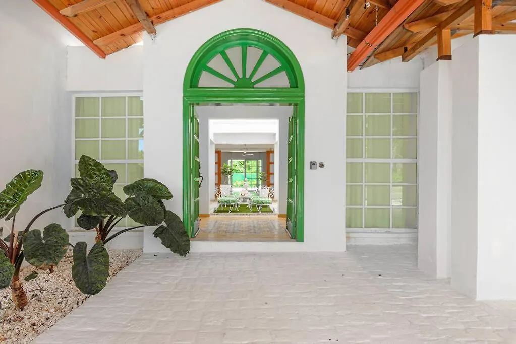 Villa Rosa: Modern Colonial Home With Pool フアン・ドリオ